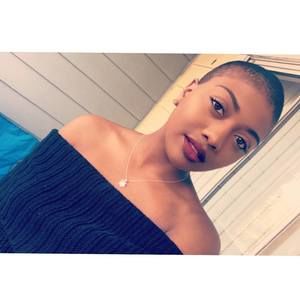 Meet your Posher, Michaela